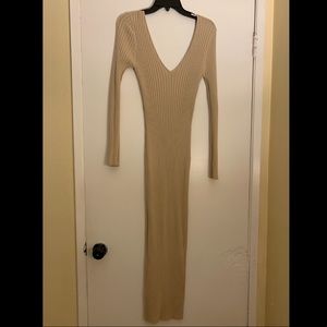 Ribbed jlux bodycon v neck dress in the color nude